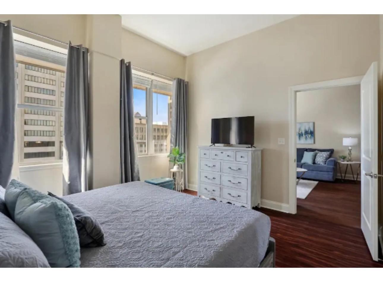 Amazing Condos Beautiful View 2 Blocks To French Quarter, Small Rooftop Pool, Gym, Seanger Theater, Super Dome, And Bourbon St Nova Orleães Quarto foto